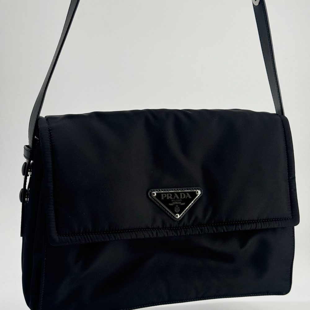 Prada Medium Padded Re-Nylon Shoulder Bag Black - Picture 2 of 11